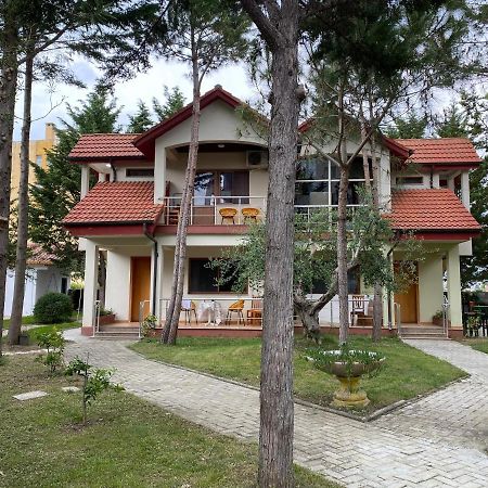Hotel Garden Villa Ardo Голем Екстериор снимка