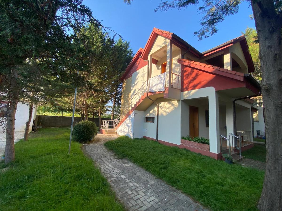 Hotel Garden Villa Ardo Голем Екстериор снимка