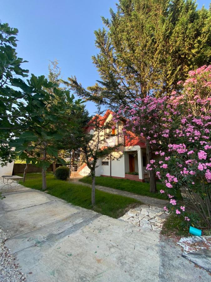 Hotel Garden Villa Ardo Голем Екстериор снимка