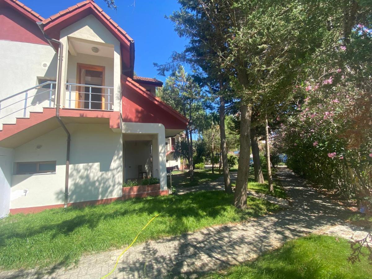 Hotel Garden Villa Ardo Голем Екстериор снимка