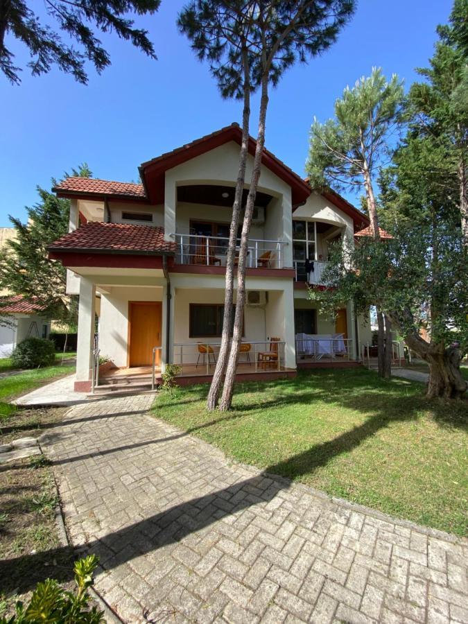 Hotel Garden Villa Ardo Голем Екстериор снимка