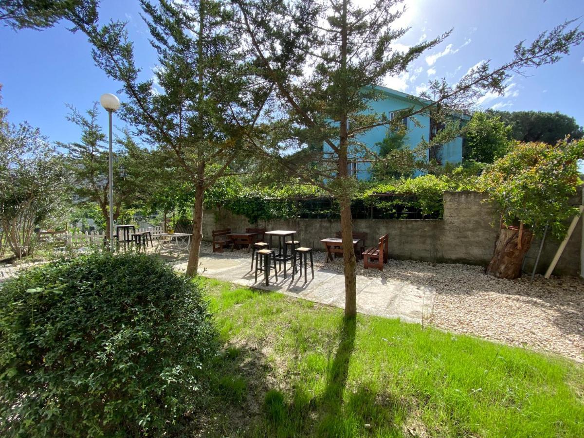Hotel Garden Villa Ardo Голем Екстериор снимка
