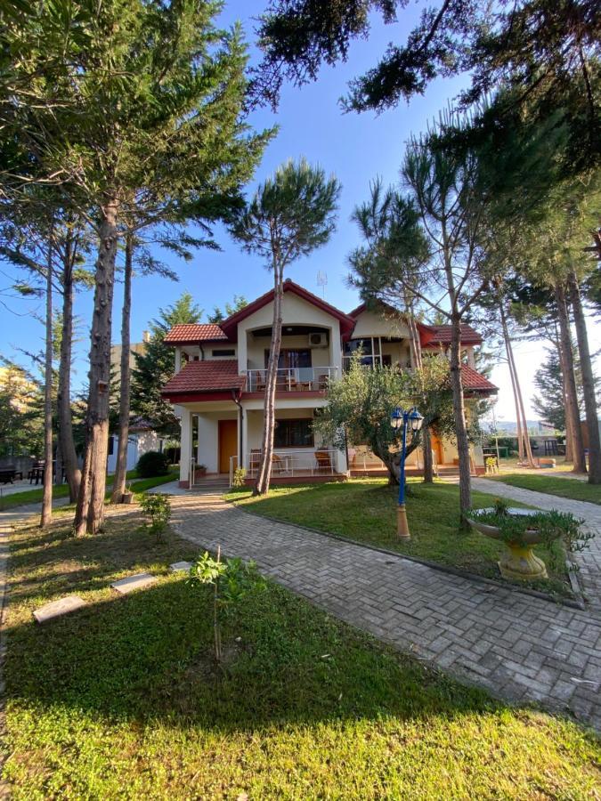 Hotel Garden Villa Ardo Голем Екстериор снимка