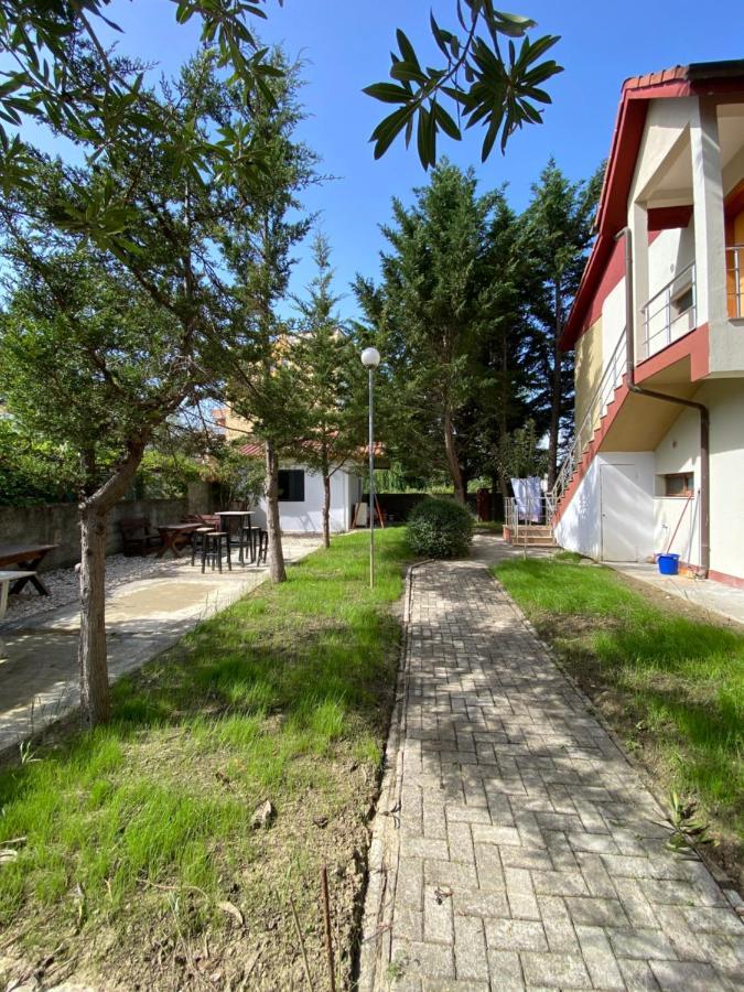 Hotel Garden Villa Ardo Голем Екстериор снимка