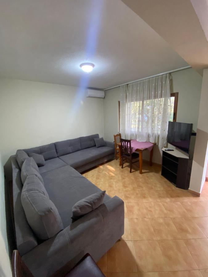 Hotel Garden Villa Ardo Голем Екстериор снимка